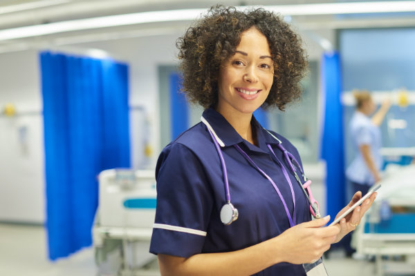A nursing student works in a hospital